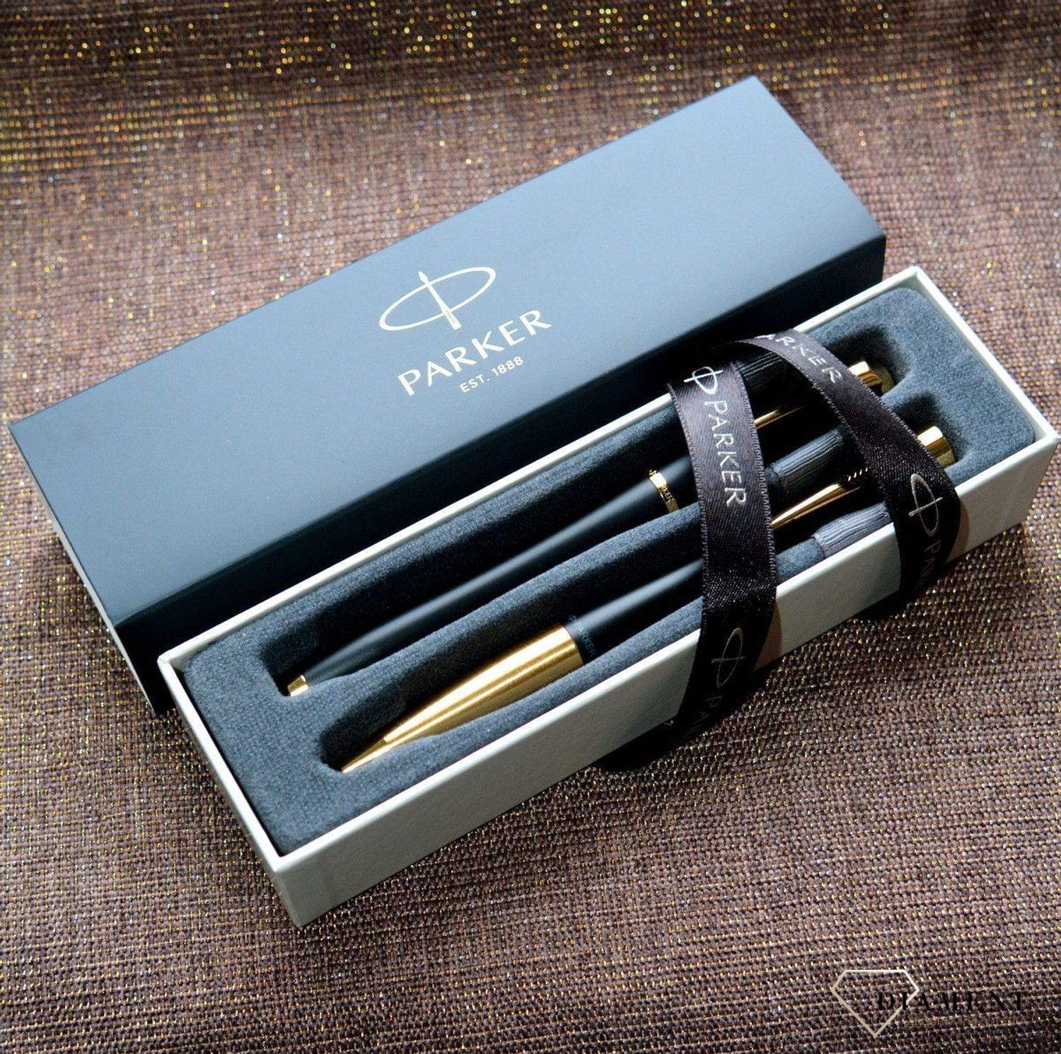 Zestaw Parker pióro + długopis czarno-złoty ⇨ Artykuły piśmiennicze ⇨ Fachowy produkt na miarę Twoich możliwości w przystępnej cenie od zegarki-diament.pl..jpg